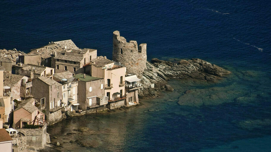 & dans le Cap Corse